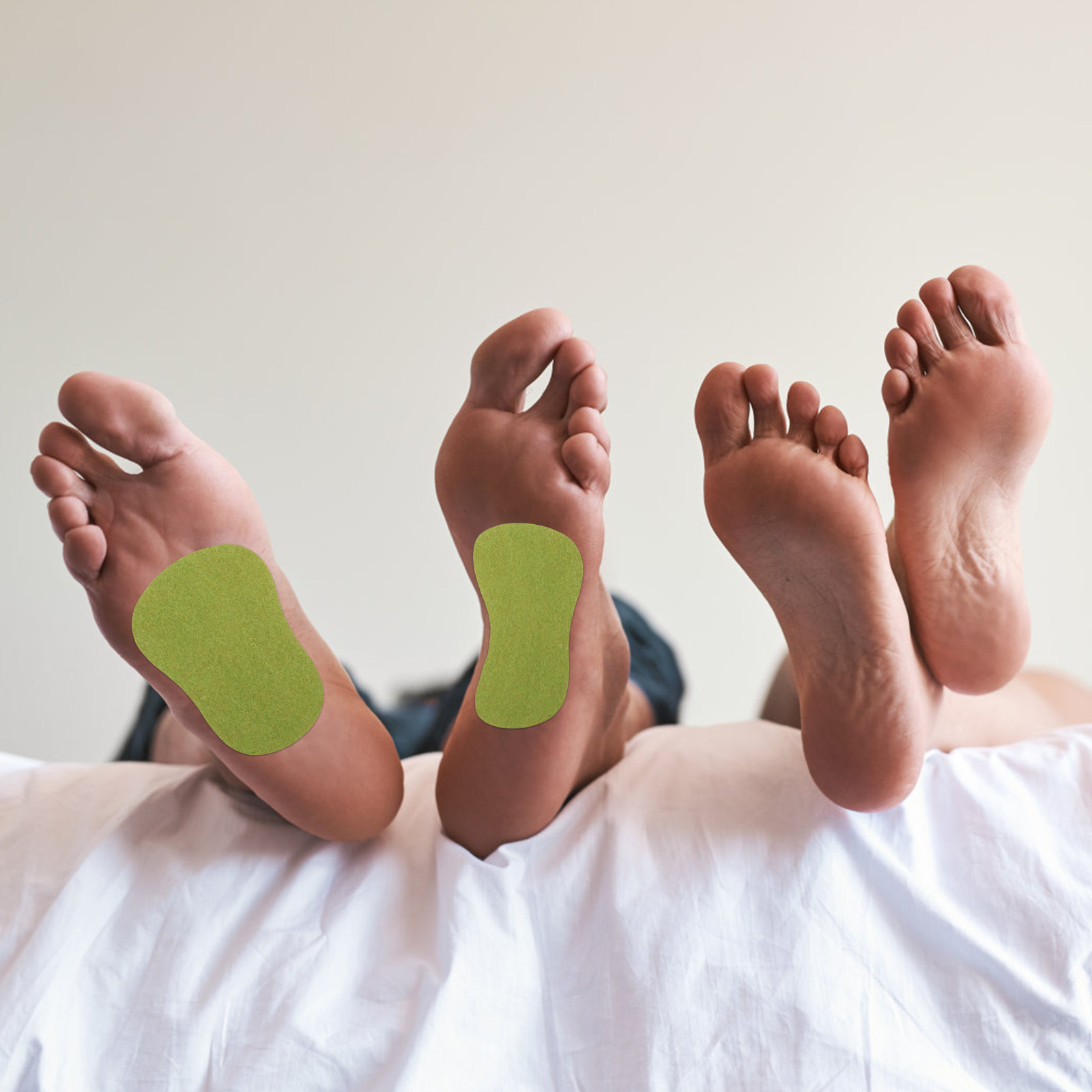 32 قطعة من لصقات القدم المصنوع - مراجعة Detox Foot Patch وسعره